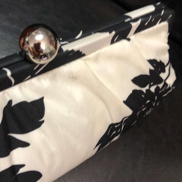 Banana Republic Silk Clutch - Picture 6 of 8